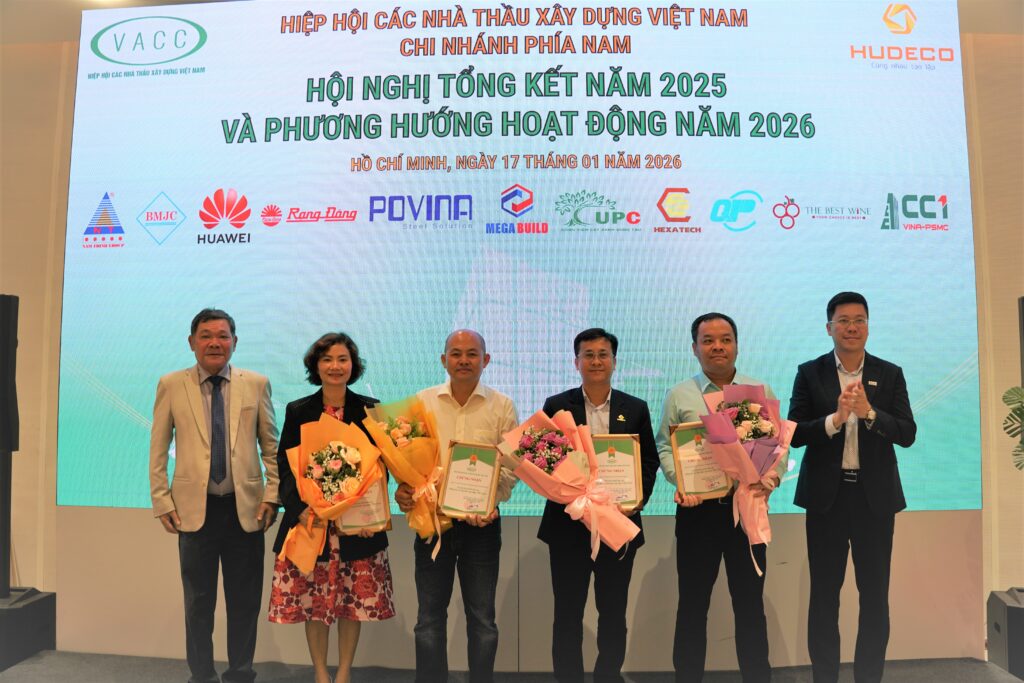 CHƯƠNG TRÌNH TỔNG KẾT HOẠT ĐỘNG NĂM 2025 CỦA HIỆP HỘI CÁC NHÀ THẦU XÂY DỰNG VIỆT NAM – CHI NHÁNH PHÍA NAM 21 DSC02482 2 1